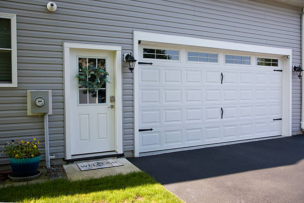 24/7 Emergency Garage Door Panel Replacement experts in Running Springs, CA
